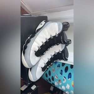 Jordan 9 Retro
Barons (GS)